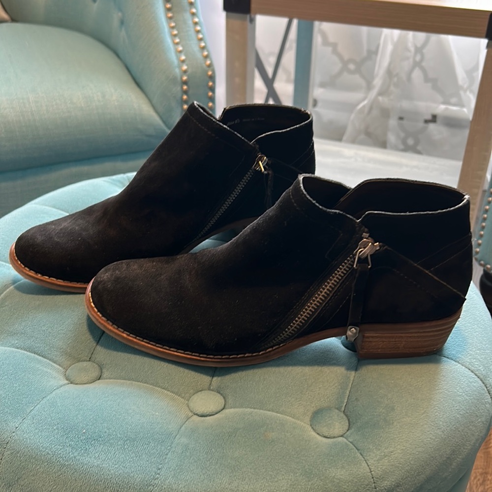 DOLCE VITA black suede booties